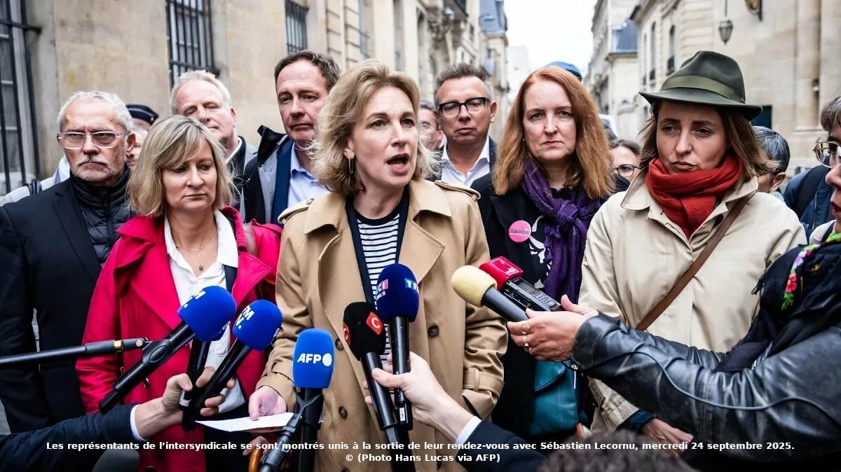 Les représentants de l’intersyndicale se sont montrés unis à la sortie de leur rendez-vous avec Sébastien Lecornu, mercredi 24 septembre 2025.